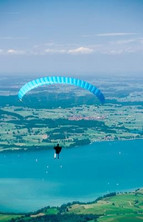 Paraglider over Lake Fssen