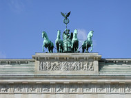 View of the triumphal chariot on Brandenburg Gate, photos BTM:  www.berlin-tourist-information.de