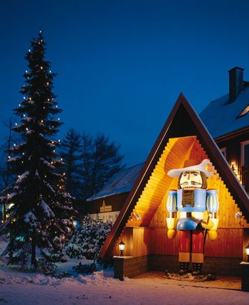 See the largest nutcracker in Germany; copyright: Tourismusverein Kurort Seiffen 