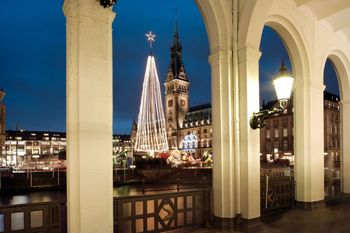 Hanseatic Hamburg at Christmas; copyright: Hamburg Tourismus GmbH 