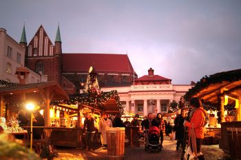 Festive illuminations in the heart of the old town; copyright: Marieke So. 