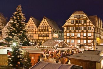 A romantic Christmas market in a medieval setting; copyright: Tourist-Information Soest 