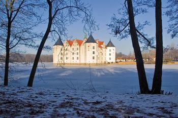 A right royal Christmas market; copyright: TouristServiceCenter, Glcksburg