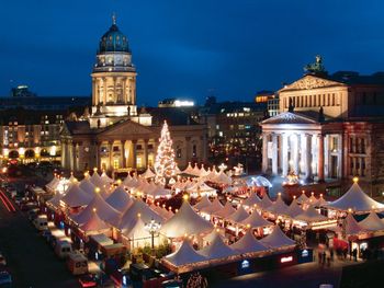 The magic of Christmas on Gendarmenmarkt square; copyright: Berlin Tourismus Marketing GmbH/Stiller 