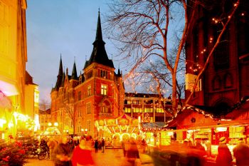 A Christmas market full of seasonal aromas; copyright: Tourist-Information Oldenburg 
