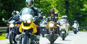 Korso beim BMW Motorrad Bikermeeting 2004 © BMW AG