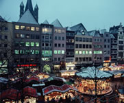Weihnachtszauber in Köln mit dem Weihnachtsmarkt auf dem Alten Markt © Köln Tourismus GmbH, Foto Günther Ventur