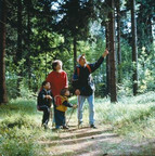 A family hiking on the Rennsteig trail
