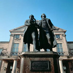 Goethe and Schiller memorial © Thueringer Tourismus GmbH